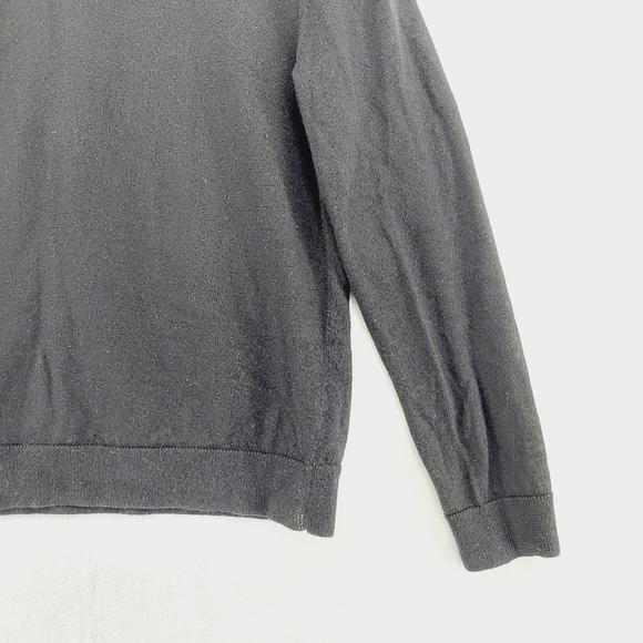 Banana Republic Italian Extra Fine Merino Wool Black Knit V Neck Sweater P1866 - Picture 3 of 7